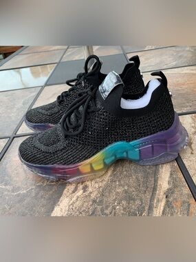 NEW STEVE Madden Kids Sneaker with Rainbow Sole